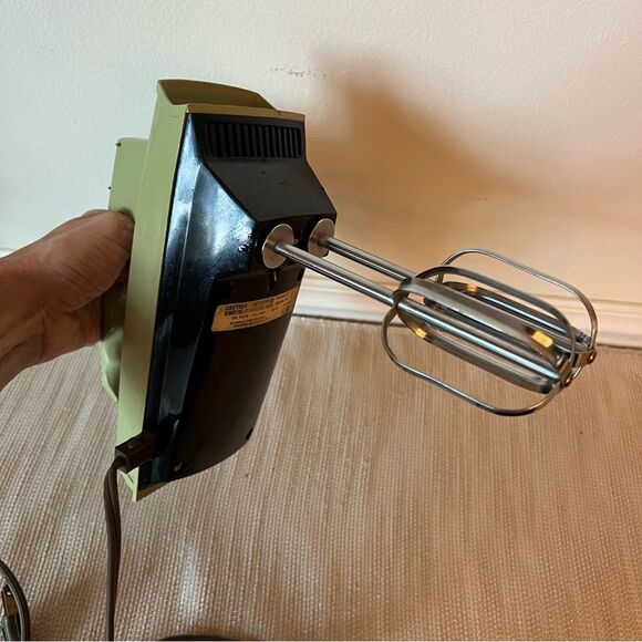 Vintage Sunbeam Mixmaster 5 Speed Electric Hand Mixer Model H-AL AVACADO GREEN - Picture 7 of 13